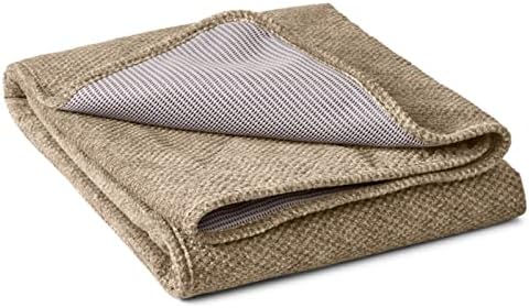 Orvis Grip-Tight Quilted Throw Dog Blanket