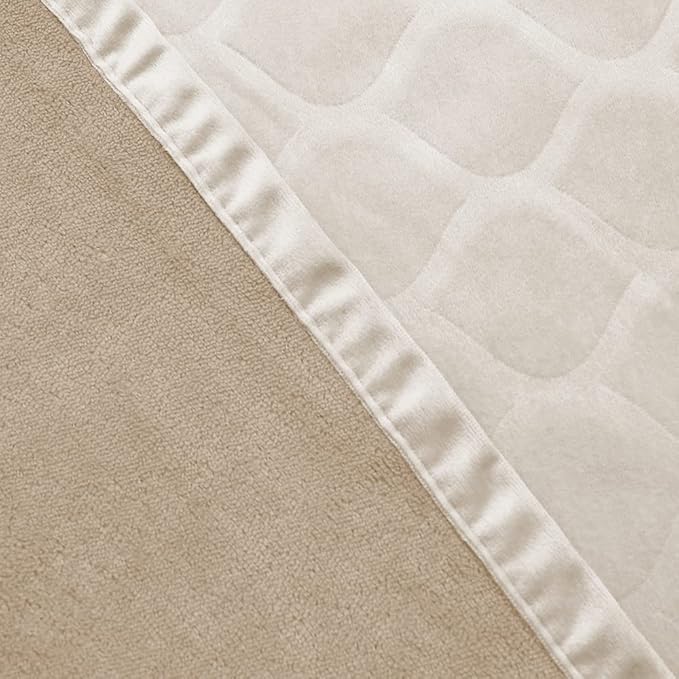 fuguitex Waterproof Dog Blanket Bed Cover Dog Crystal Velvet Moroccan Fuzzy Cozy Plush Pet Blanket Throw Blanket for Couch Sofa(82 * 82 inch