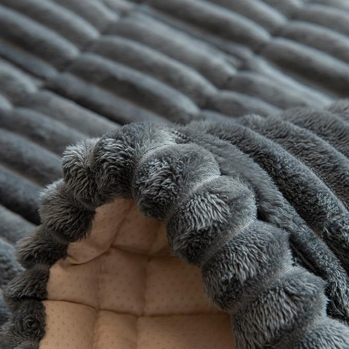 LiveGo Fuzzy Couch Covers for Pets 45x45 cm/17.7x17.7