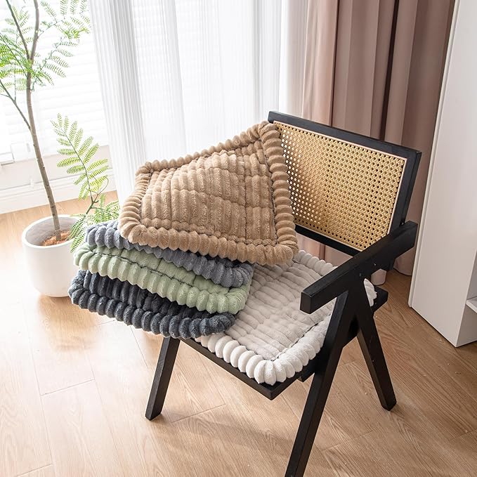 LiveGo Fuzzy Couch Covers for Pets 45x45 cm/17.7x17.7