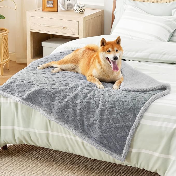 Bedsure Waterproof Dog Blankets for Large Dogs 40"x50", Grey