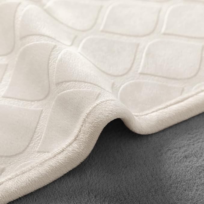 fuguitex Waterproof Dog Blanket Bed Cover Dog Crystal Velvet Moroccan Fuzzy Cozy Plush Pet Blanket Throw Blanket for Couch Sofa(30 * 70 inch