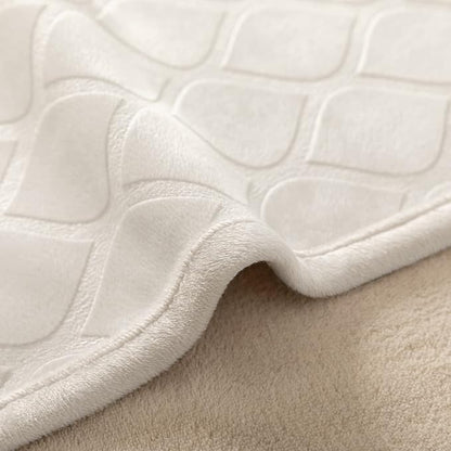 fuguitex Waterproof Dog Blanket Bed Cover Dog Crystal Velvet Moroccan Fuzzy Cozy Plush Pet Blanket Throw Blanket for Couch Sofa(40 * 60 inch