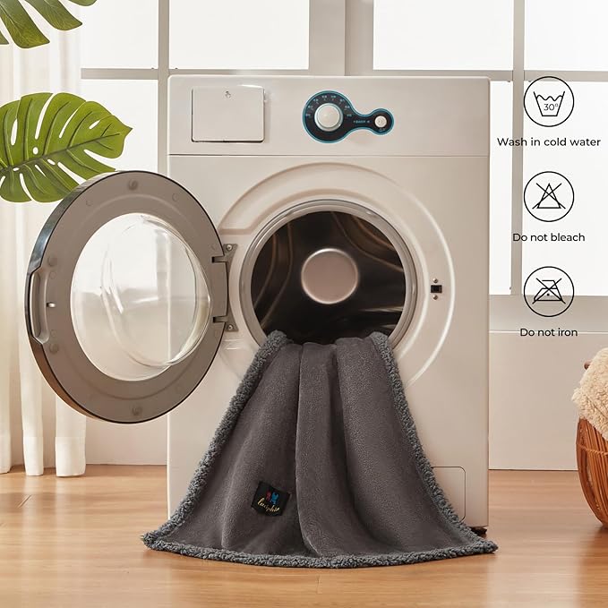 Luciphia Waterproof Blanket for Large Dogs Liquid Proof Medium（57" x 40"）