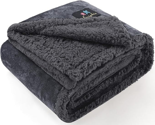 Luciphia Waterproof Blanket for Large Dogs Liquid Proof Small（40" x 28"）