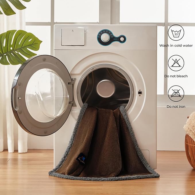 Luciphia Waterproof Blanket for Large Dogs Liquid Proof Small（40" x 28"）