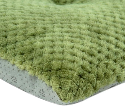 WONDER MIRACLE Fuzzy Deluxe Pet Beds, Super Plush Dog or Cat Beds Ideal for Dog Crates, Machine Wash & Dryer Friendly (23" x 35", L-Olive Green)