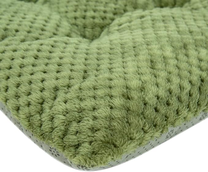 WONDER MIRACLE Fuzzy Deluxe Pet Beds, Super Plush Dog or Cat Beds Ideal for Dog Crates, Machine Wash & Dryer Friendly (15" x 23", S-Olive Green)