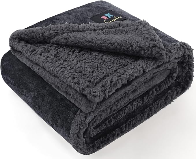 Luciphia Waterproof Blanket for Large Dogs Liquid Proof Small（40" x 28"）