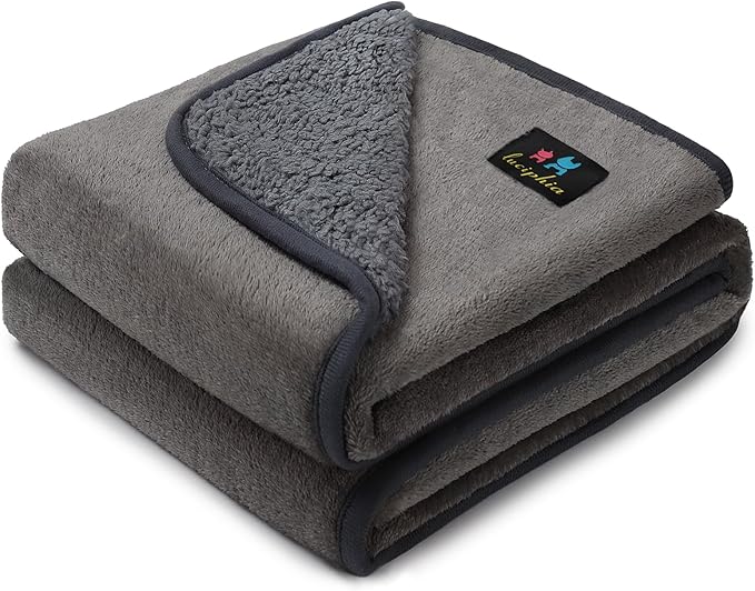Luciphia Waterproof Blanket for Large Dogs Liquid Proof Medium（57" x 40"）