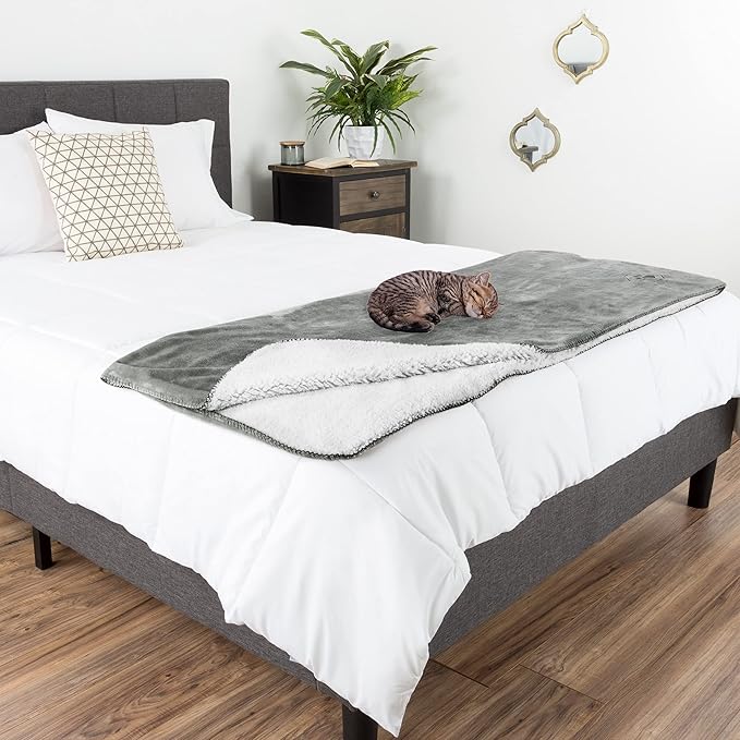 PETMAKER Waterproof Pet Blanket 50x60-Inch Reversible