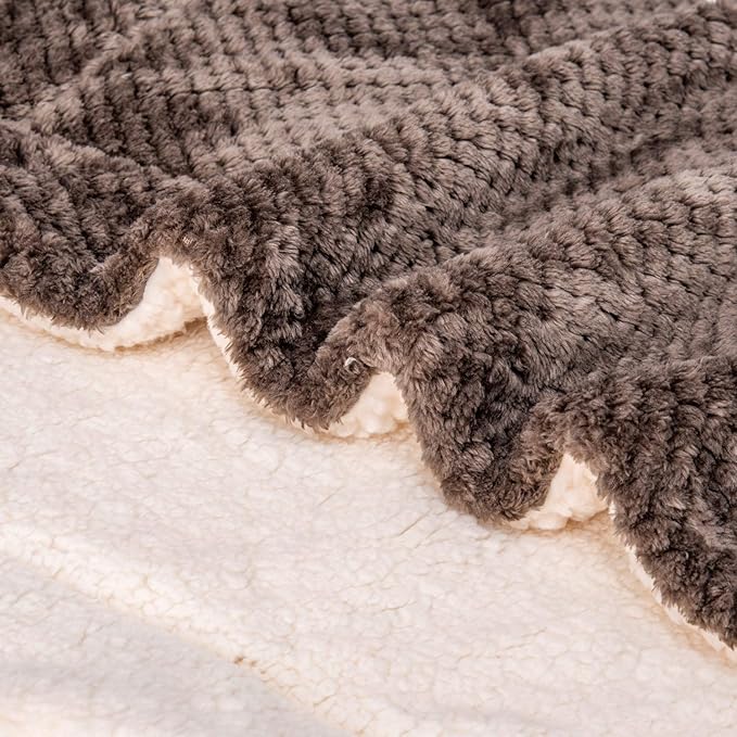 Fuzzy Dog Blanket or Cat Blanket or Pet Blanket (32" x 40"), DW-Eagle