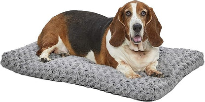 MidWest Homes for Pets Deluxe Dog Beds Super Plush Dog & Cat Beds Ideal for Dog Crates Machine Wash & Dryer Friendly 1-Year Warranty