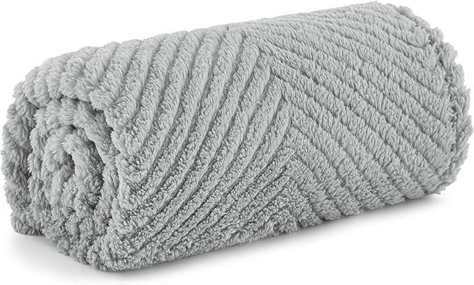 Bedsure Dog Blanket for Medium Dogs Washable 300GSM Coral