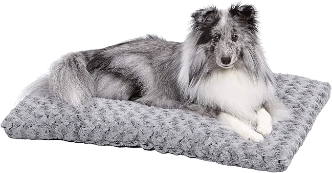 MidWest Homes for Pets Deluxe Dog Beds Super Plush Dog & Cat Beds Ideal for Dog Crates Machine Wash & Dryer Friendly 1-Year Warranty 30-Inch