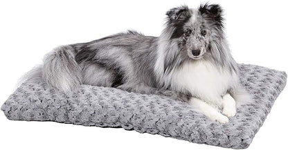 MidWest Homes for Pets Deluxe Dog Beds Super Plush Dog & Cat Beds Ideal for Dog Crates Machine Wash & Dryer Friendly 1-Year Warranty 30-Inch