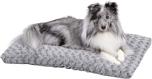 MidWest Homes for Pets Deluxe Dog Beds Super Plush Dog & Cat Beds Ideal for Dog Crates Machine Wash & Dryer Friendly 1-Year Warranty 30-Inch