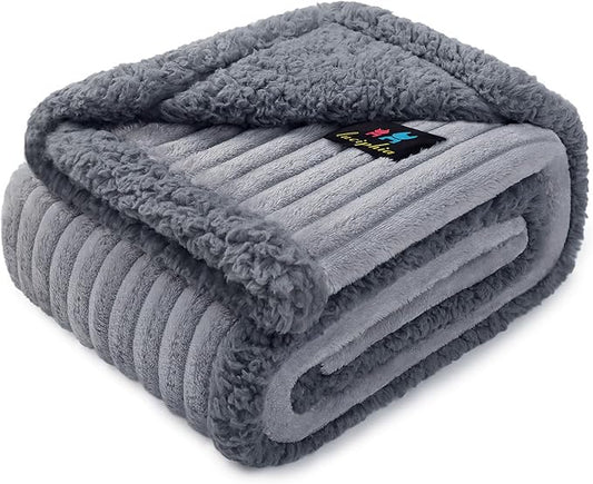 Luciphia Waterproof Pet Blankets for Couch Sofa Bed Small（40" x 28"）