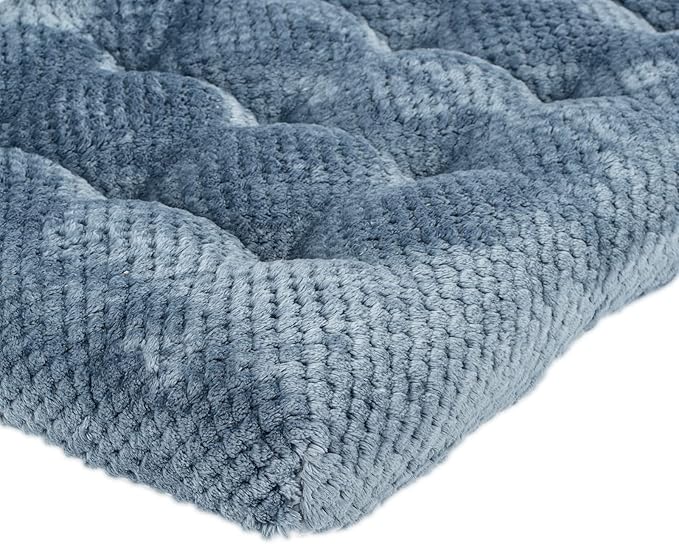 WONDER MIRACLE Fuzzy Deluxe Pet Beds, Super Plush Dog or Cat Beds Ideal for Dog Crates, Machine Wash & Dryer Friendly (22" x 30", M-Dark Blue)