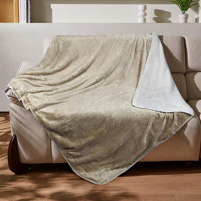 Kritter Planet Waterproof Dog Blanket