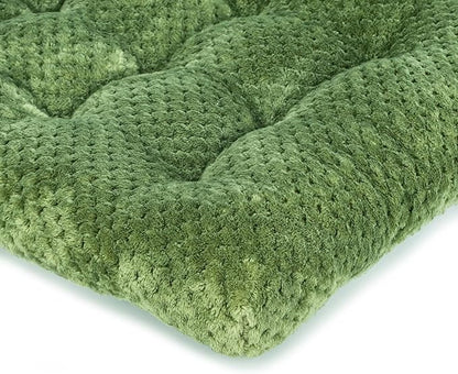 WONDER MIRACLE Fuzzy Deluxe Pet Beds, Super Plush Dog or Cat Beds Ideal for Dog Crates, Machine Wash & Dryer Friendly (22" x 30", M-Olive Green)