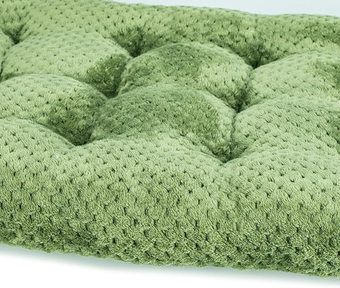 WONDER MIRACLE Fuzzy Deluxe Pet Beds, Super Plush Dog or Cat Beds Ideal for Dog Crates, Machine Wash & Dryer Friendly (22" x 30", M-Olive Green)