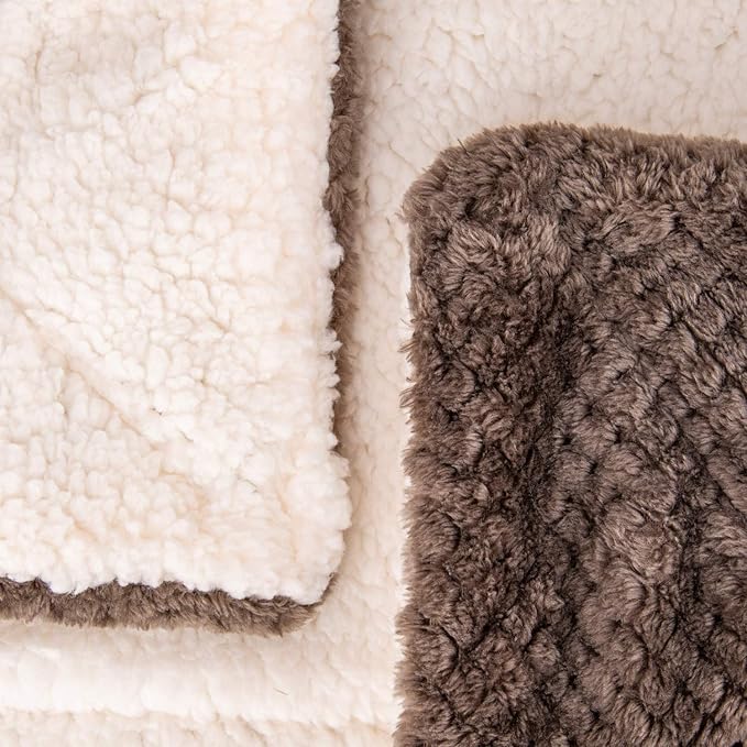 Fuzzy Dog Blanket or Cat Blanket or Pet Blanket (32" x 40"), DW-Eagle