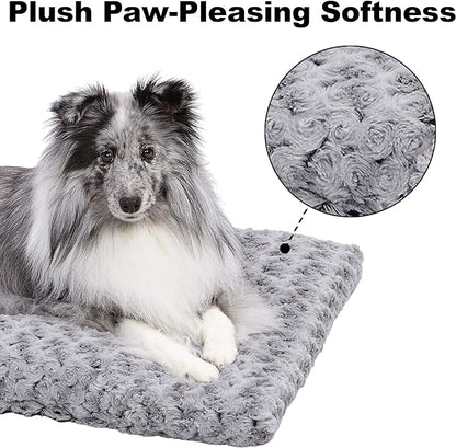 MidWest Homes for Pets Deluxe Dog Beds Super Plush Dog & Cat Beds Ideal for Dog Crates Machine Wash & Dryer Friendly 1-Year Warranty 30-Inch