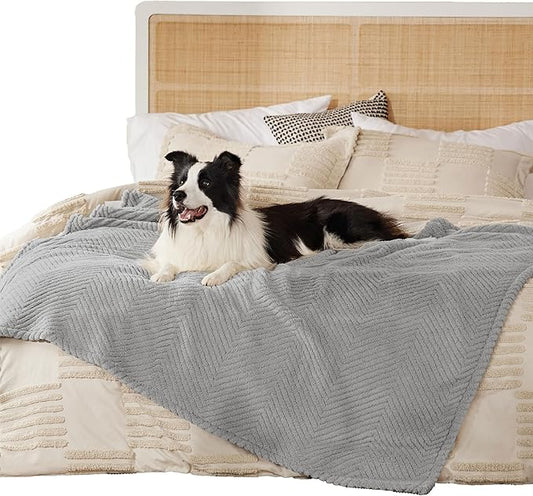 Bedsure Dog Blanket for Large Dogs Washable 300GSM Coral