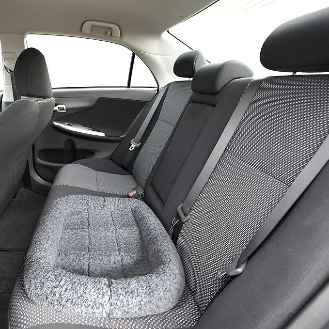 Friends Forever Bolster Dog Crate Mat 30 Inch