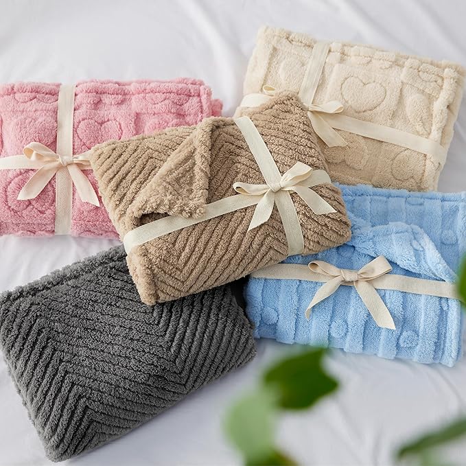 Bedsure 1 Pack 2 Dog Blankets for Small Dogs 2pcs Washable 300GSM Coral